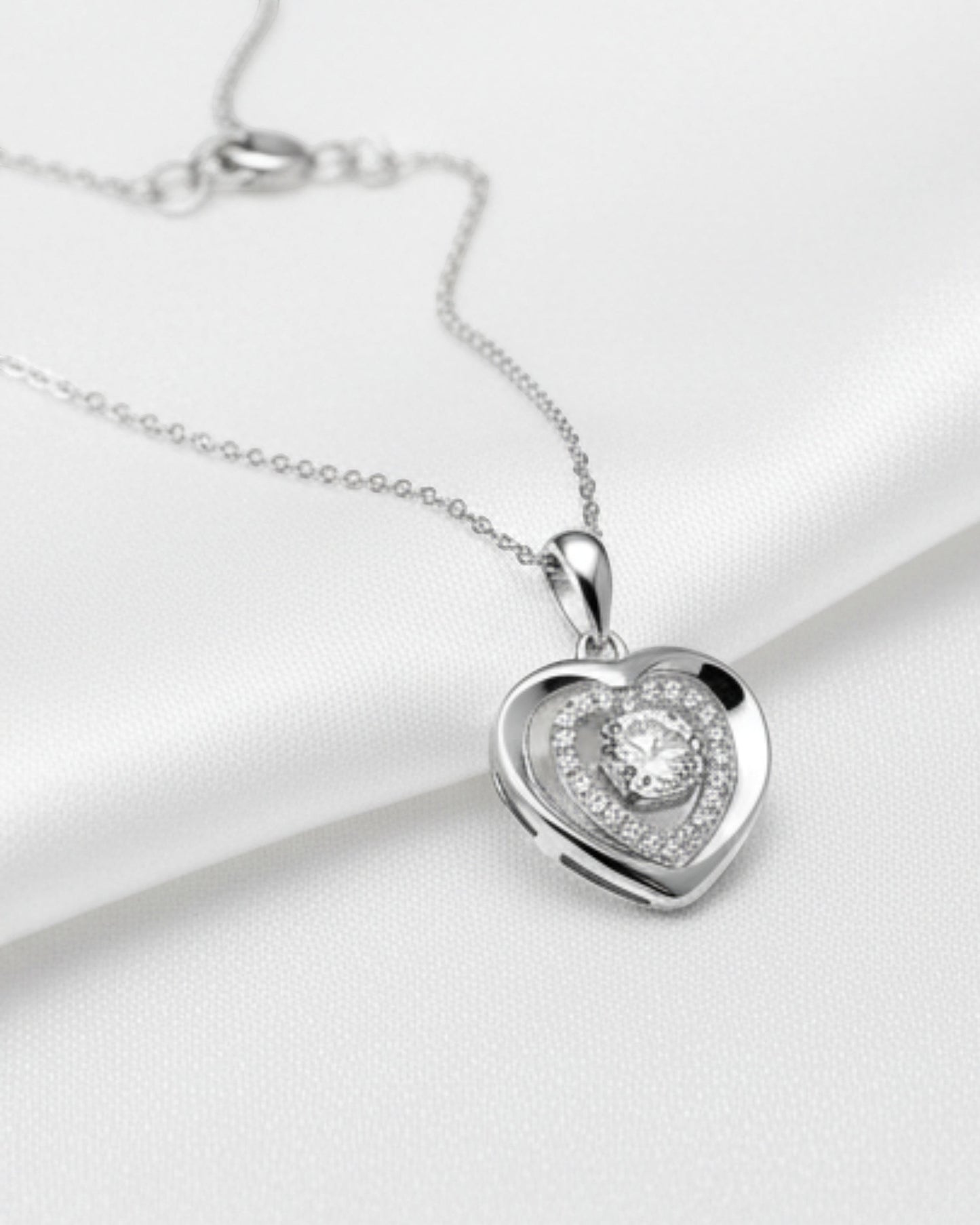Amia Heart Necklace (0.5 Carat)