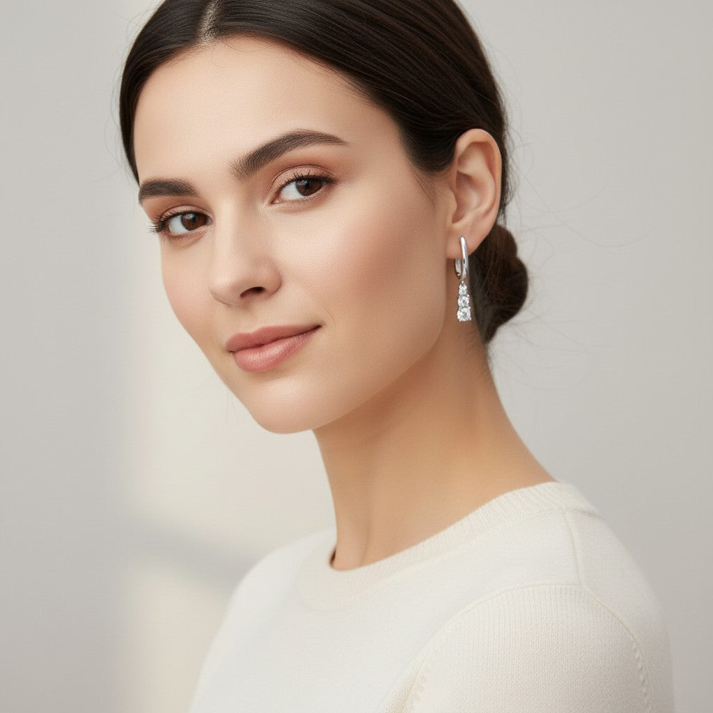 LUMIOR Imperial Drop 1.8 karaat moissanite oorbellen in 925 sterling zilver met platina plating.