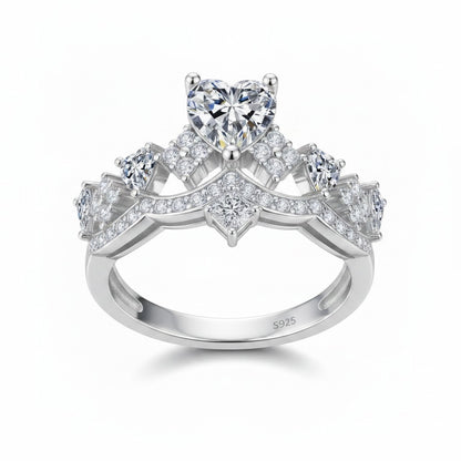 LUMIOR Aeterna™ trouwring met hartvormige moissaniet en bezel-zetting in sterling zilver. 1 karaat.