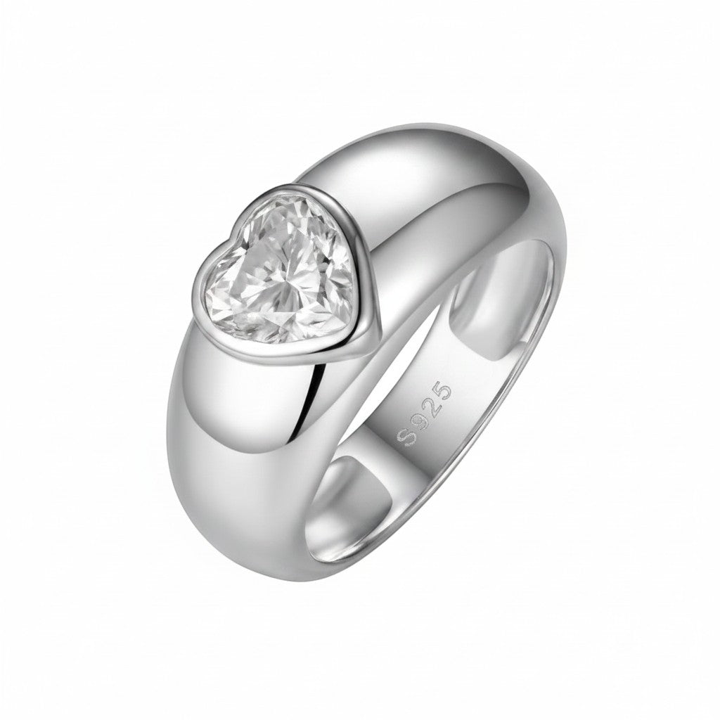 LUMIOR Amoria™ ring met hartvormige moissanite (1.2 karaat) in 925 sterling zilver met platina plating.