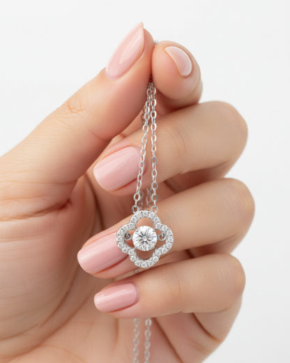LUMIOR Botanical Aura ketting van 925 sterling zilver met 0,5 karaat moissaniet bloemhanger en zirkonia accenten.