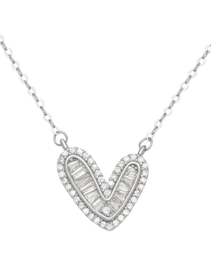 LUMIOR Eternal Heart ketting van 925 sterling zilver met zirkonia stenen en een verfijnde hartvormige hanger.