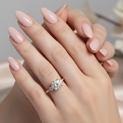 LUMIOR Isla ring met 2 karaat moissaniet diamant in 18K roségoud verguld sterling zilver met vierklauwzetting.
