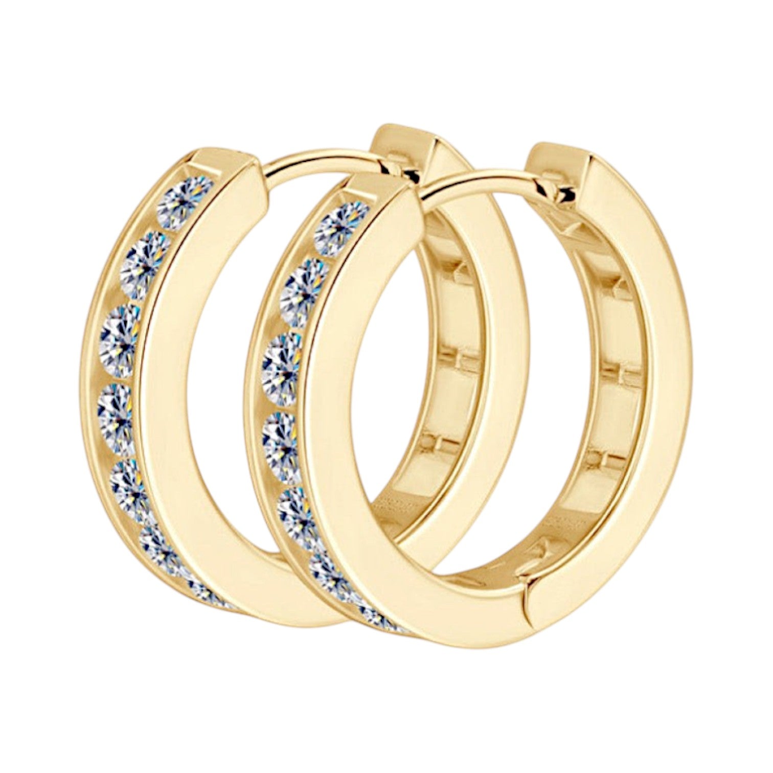 LUMIOR Luxe Shimmer 0.96 ct Moissanite Huggie Oorbellen in 18K goud verguld sterling zilver.