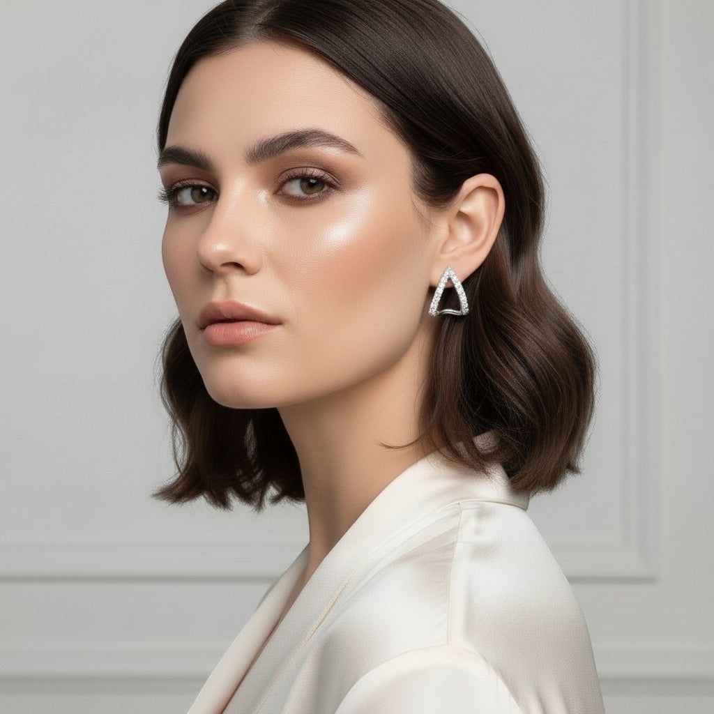 LUMIOR minimalist driehoekige oorbellen met moissaniet, 925 sterling zilver met platina of 18K goud verguld.