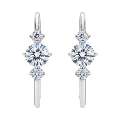 LUMIOR minimalist oorbellen met 0.72 karaat moissaniet in 925 sterling zilver met platina plating.