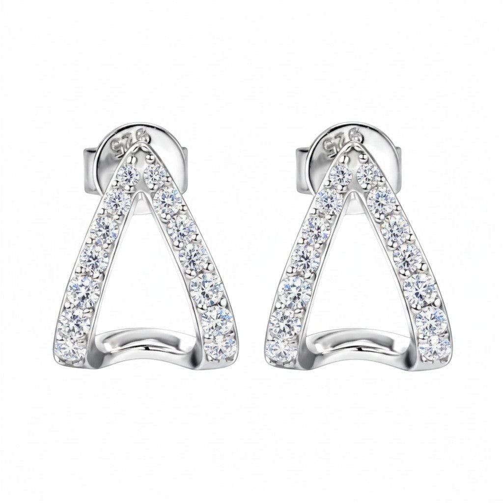 LUMIOR minimalist driehoekige oorbellen bezet met moissaniet stenen, gemaakt van 925 sterling zilver met platina of 18K goud plating.