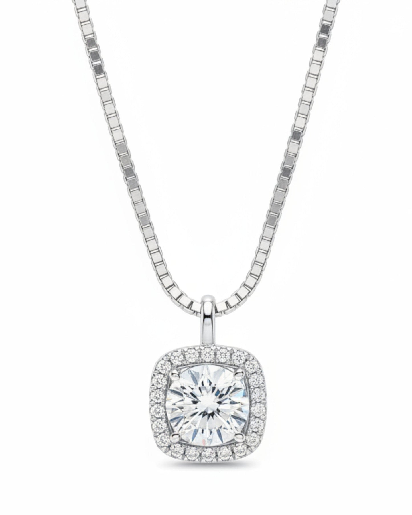 LUMIOR minimalist 0.5 karaat moissanite hanger ketting van 925 sterling zilver met platina plating.