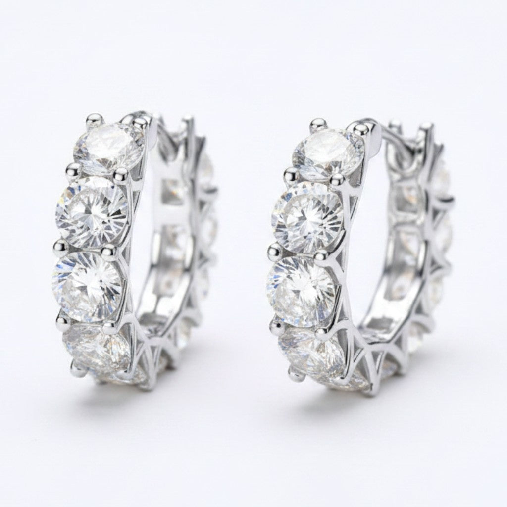 LUMIOR 7.2 ctw moissanite oorbellen in 925 sterling zilver met platina plating. Statement creolen met veel stenen.