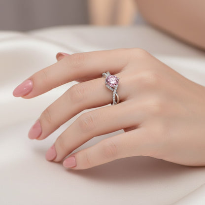 LUMIOR roze moissanite diamant ring met 1 karaat steen en zilveren band met kleine steentjes