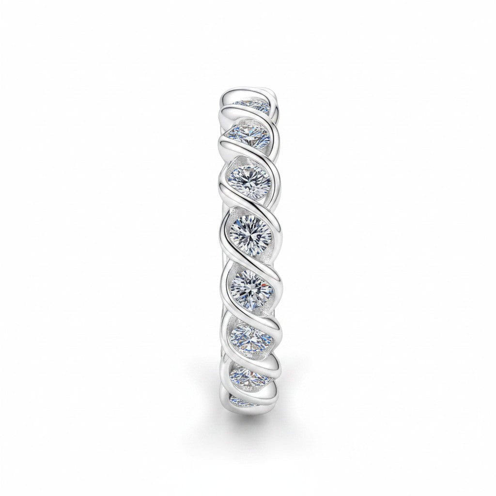 LUMIOR statement ring met bezel gezet moissaniet in 925 sterling zilver met 18K geelgoud plating.