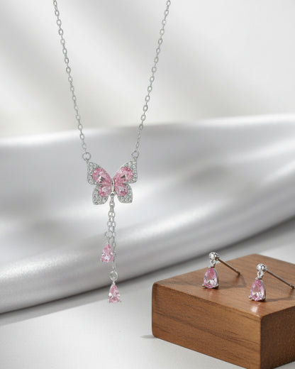 LUMIOR Sterling zilveren ketting met vlinderhanger bezet met roze en witte zirkoonstenen. Verstelbare lengte.